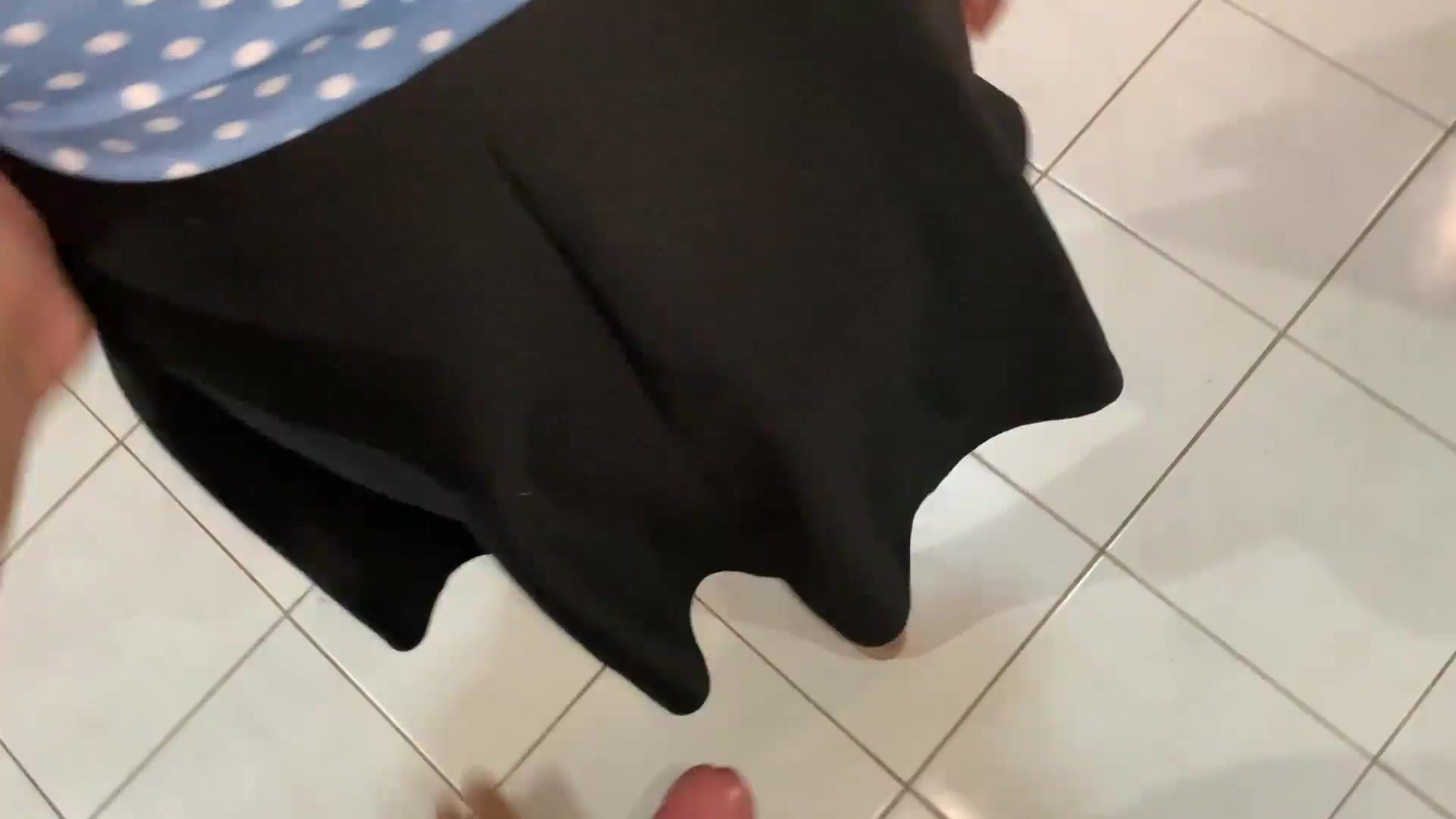 a quick fuck with my sister, we fuck while our parents went to shopping. My sister eats all my semen