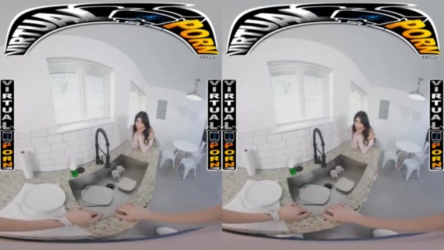 VIRTUAL PORN – Fucking Around With Step Sister Penelope Woods In #VR