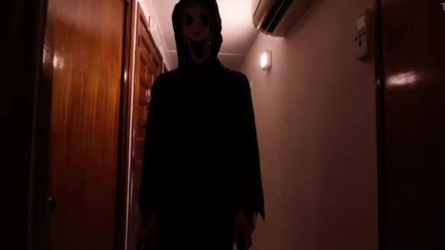 DESPIERTO A MI HERMANASTRA Y ME LA FOLLO