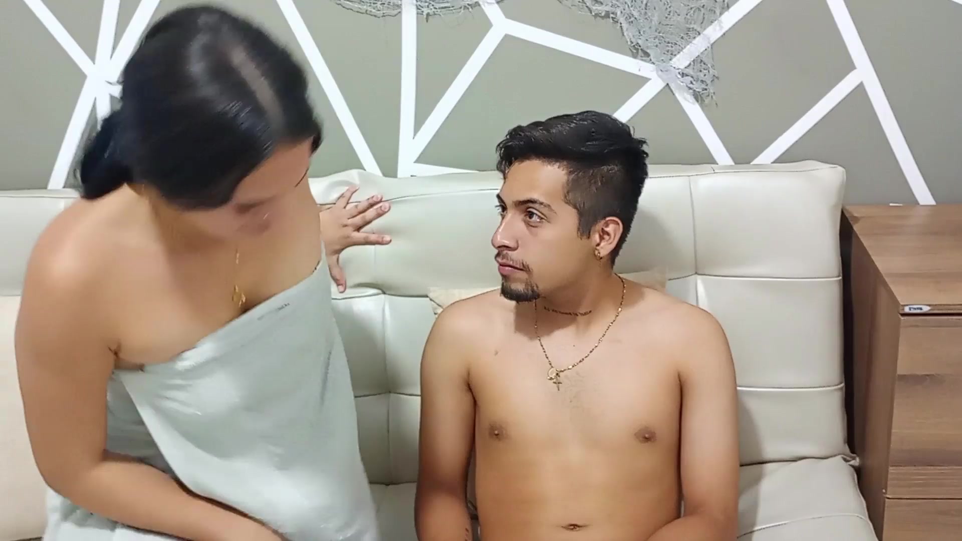 ”Mi Sexy Hermanastra Recibe Su Lechita Antes De Dormir”