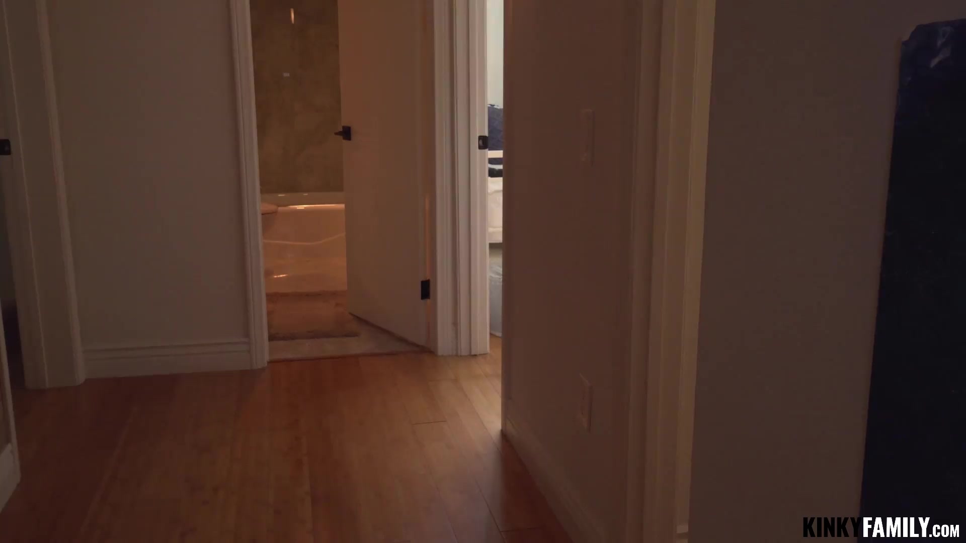 Kinky Family – Stepsis Selina Bentz slurping pussy fucking