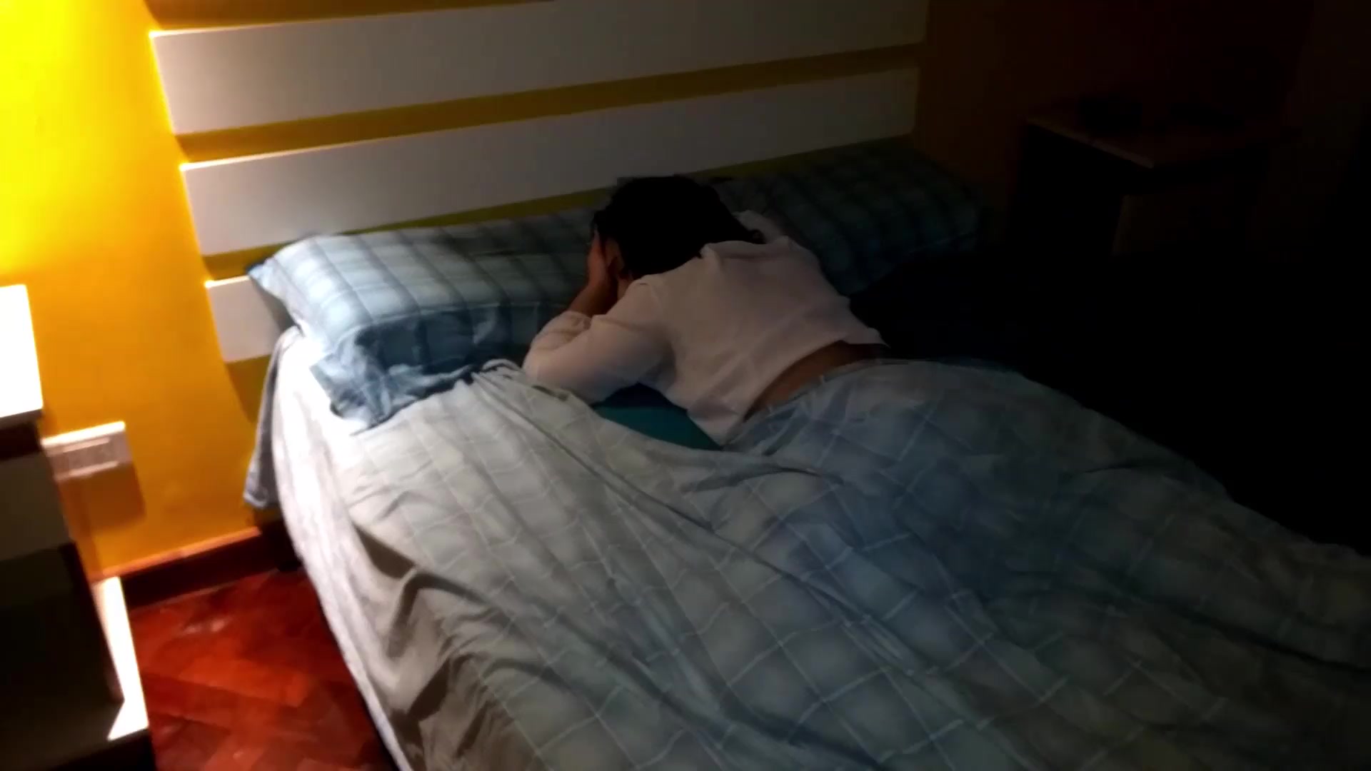 Mi hermanastra cachonda me deja follarla