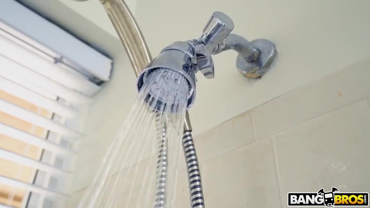 BANGBROS – Stepsister Dani Blu Finally Gives Jmac The Pussy