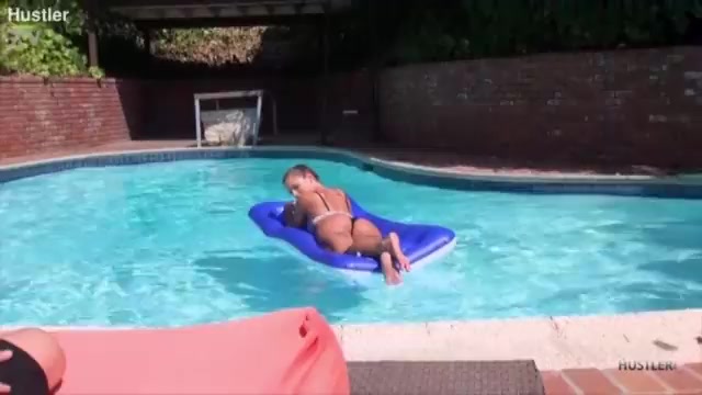 HUSTLER My Teenage Stepsister With Sydney Cole