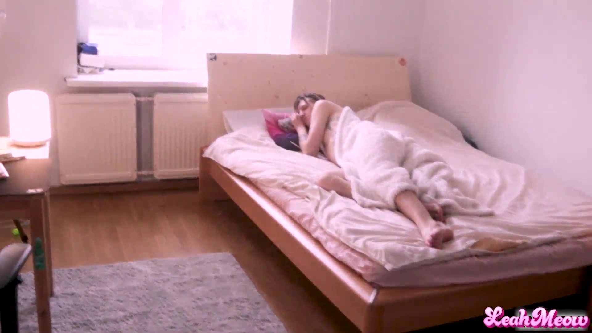 Young Slutty Step-Sister Sucked s. – Leah Meow