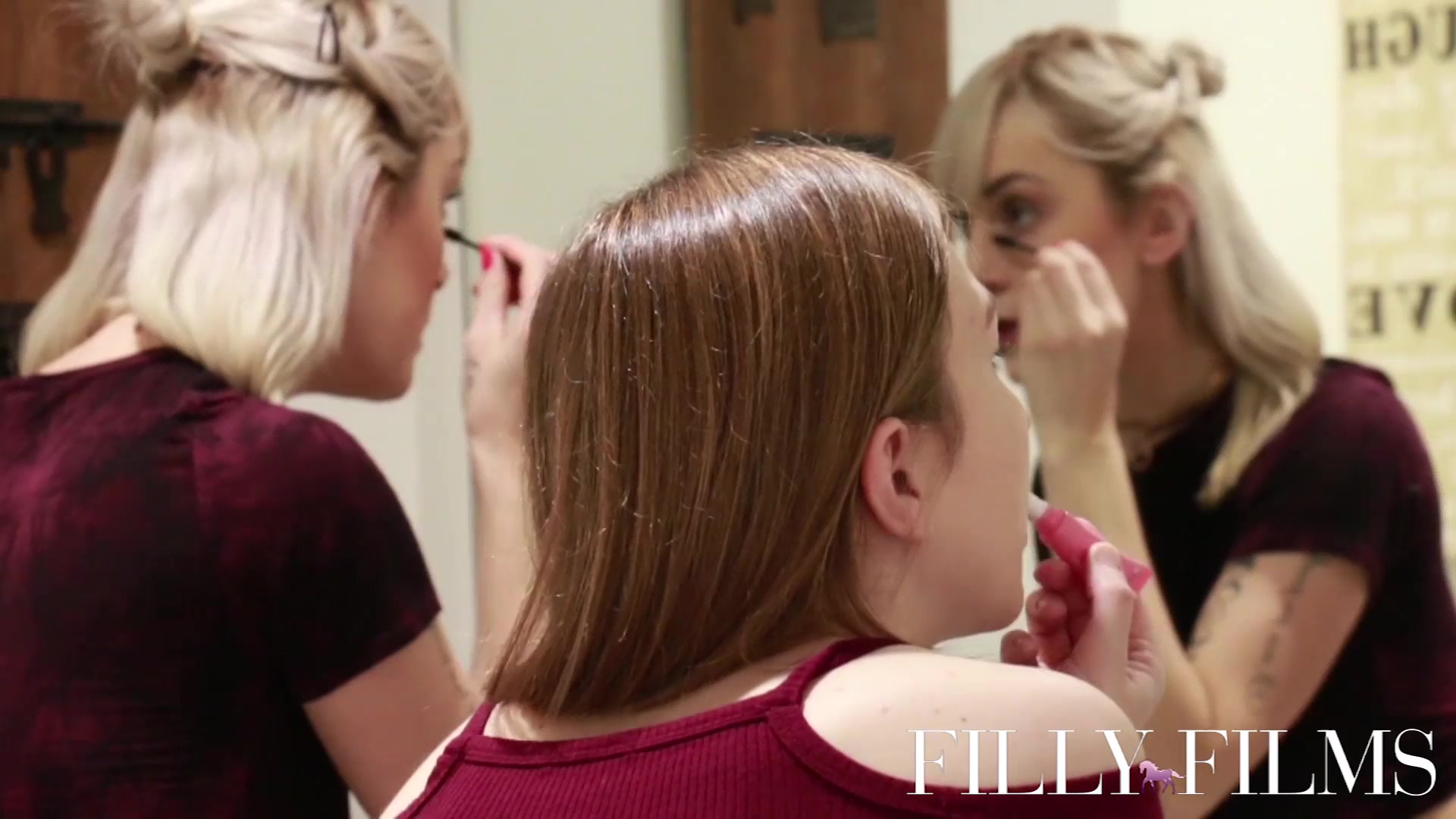 SEXY STEPSISTER ON STEPSISTER LESBIAN PUSSY LICKING