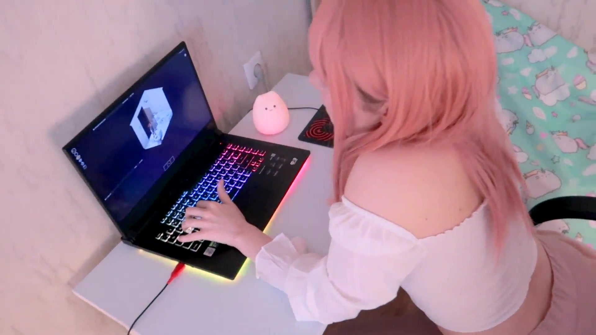 Stepsister pays back with her ass