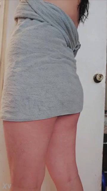 Mi hermana peinandose