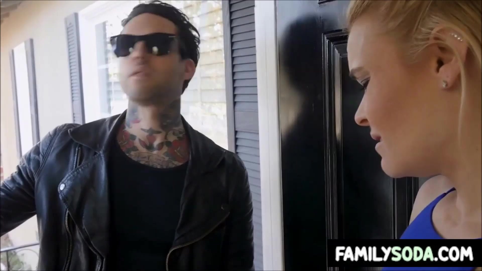 Stepmom is not accepting stepdaughters new Boyfriend