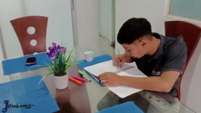 SEXY HERMANASTRA CACHONDA ME CHUPA MI VERGA SIN PARAR- 1 PARTE