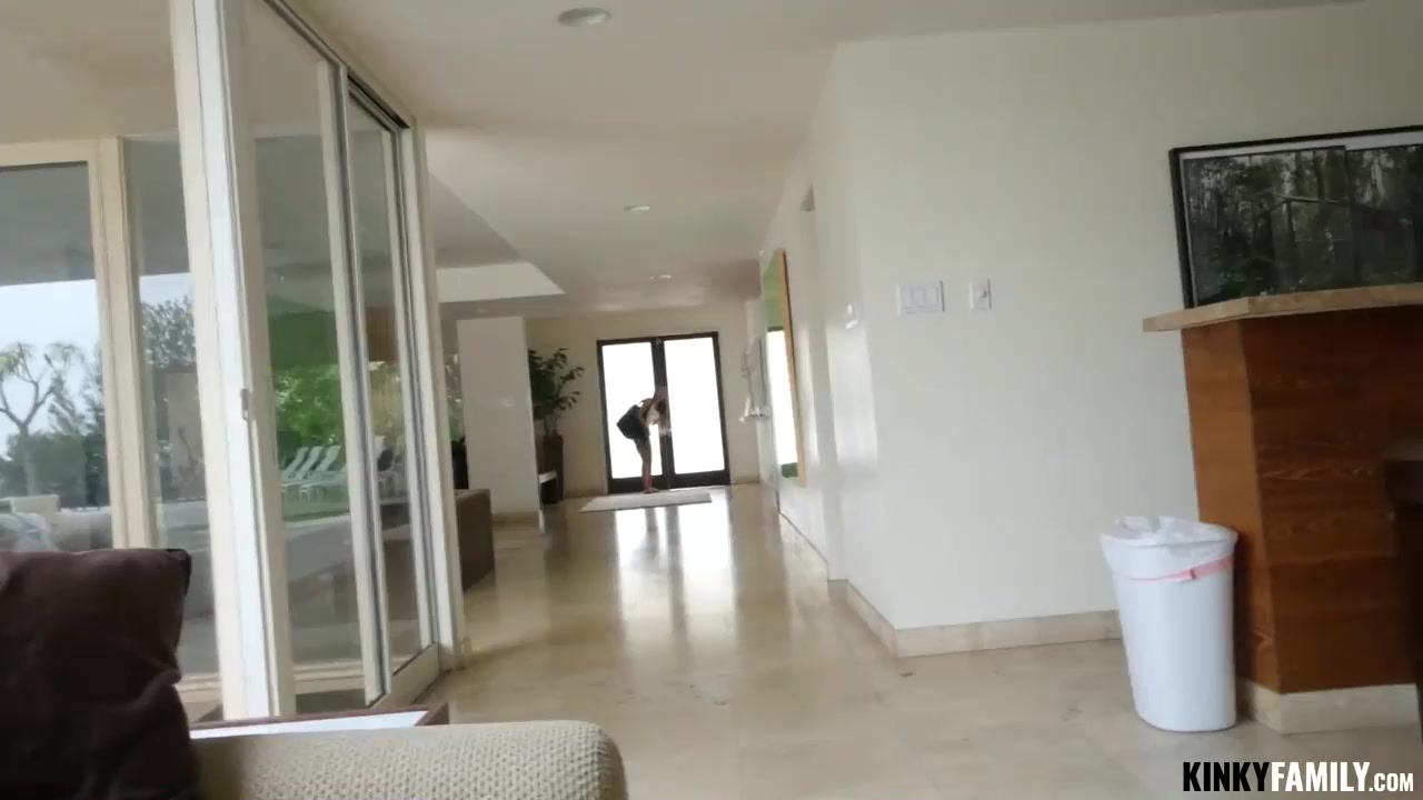 Kinky Family – Step-sister Sabrina Rey my cock teen porn