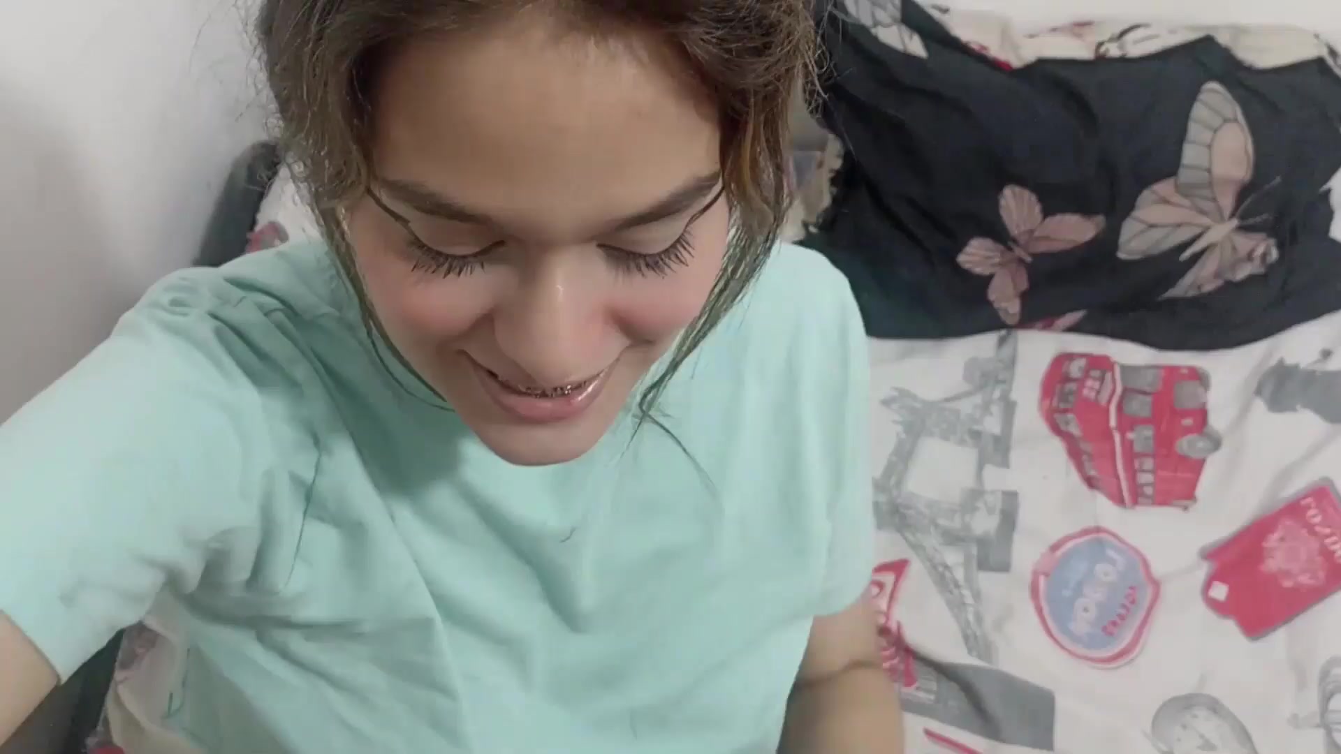 le doy un regalito a mi hermanastra y me la follo duro