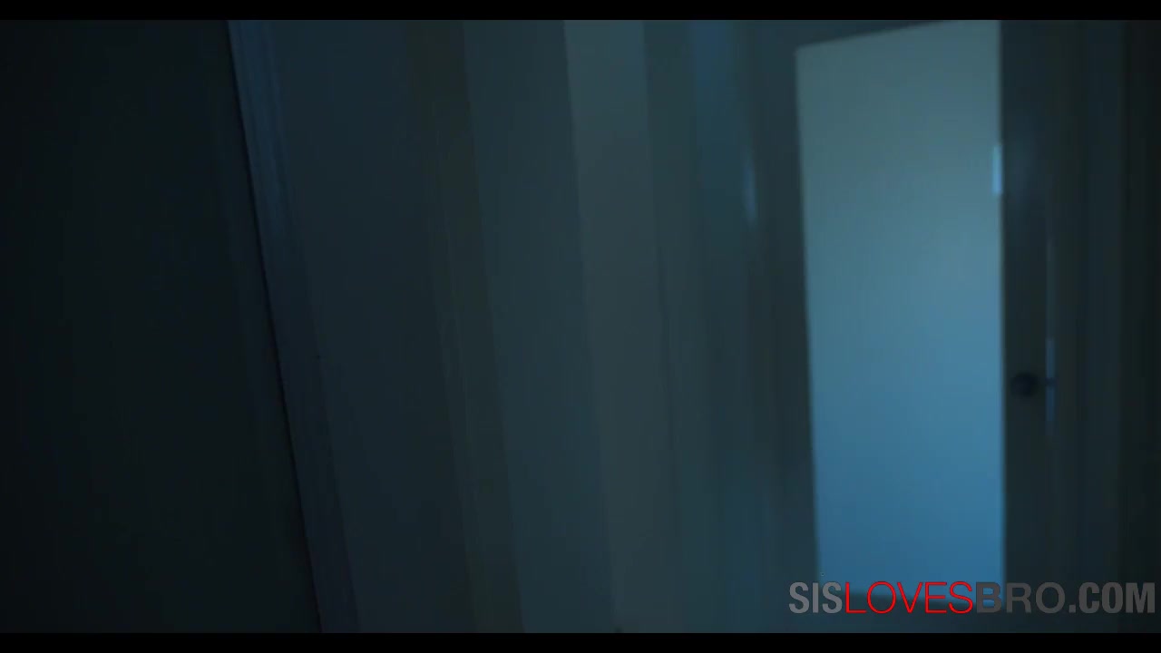 Trying to make the best outta STEP SISTER’s HORNY PUSSY- Lux Rose