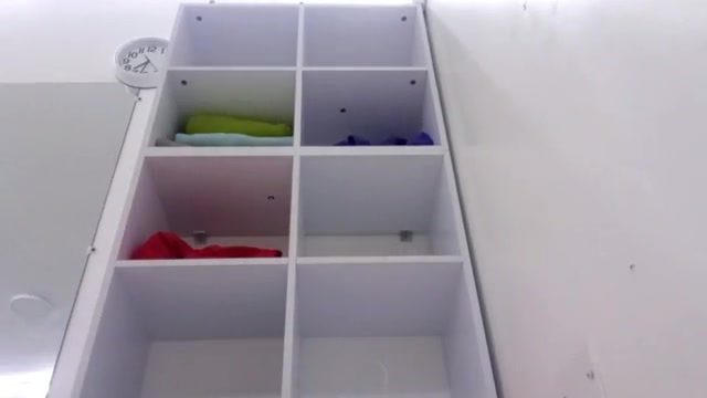 Hermanastra pillada por camara