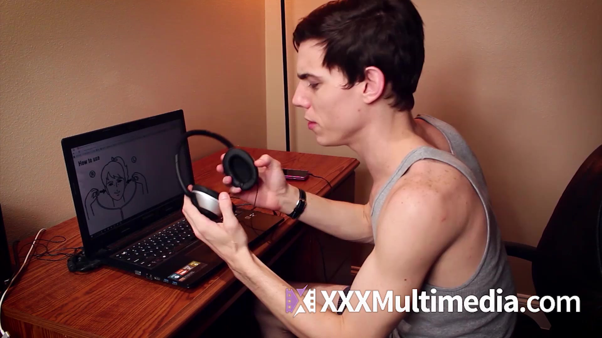 Mom and sis fucked after being mesmerized by magic device taboo