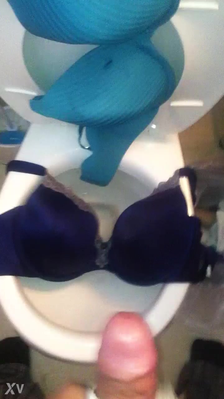 Step Sister 40DD Bras gets it