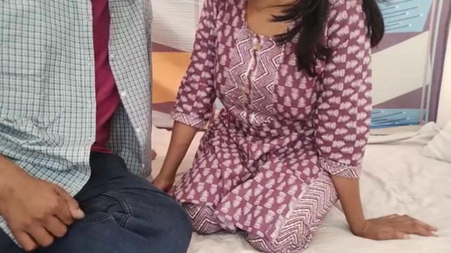 सौतेली बहन सौतेले भाई को अपनी सेक्स इच्छा साझा करती है रोमांटिक हो गई