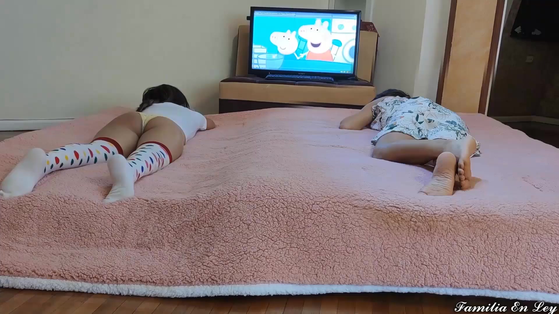 I stayed to live in my sister’s house but my niece is very beautiful and innocent I took advantage of her while my sister was resting