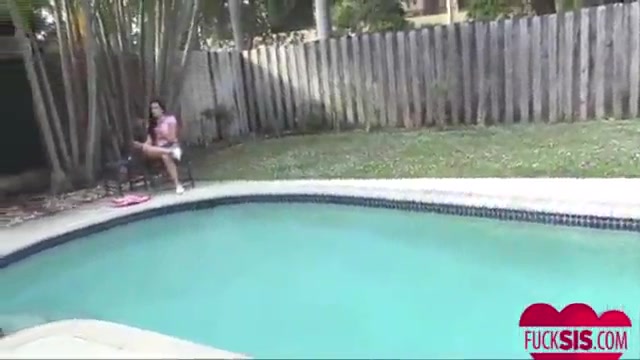 Alexis Deen In Hot Step-Sister Gets Stuck & Fucked