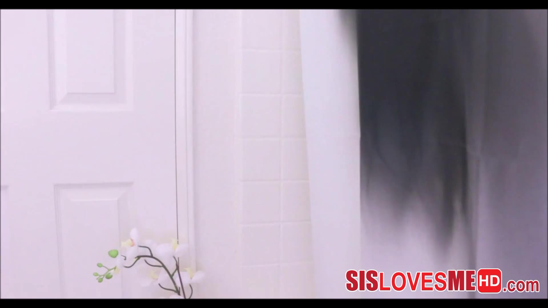 SisLovesMeHD.com – My Step Sister Kylie Quinn Sucking My Cock While I’m In The Shower POV