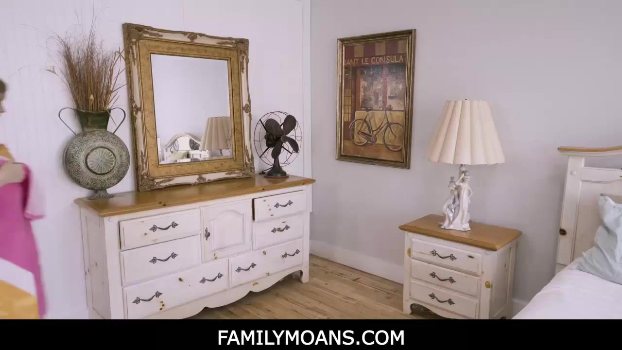 FamilyMoans – Helpful Stepsister Harlow West Fucks Horny Stepbrother