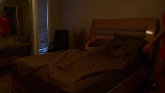 sister comes late night