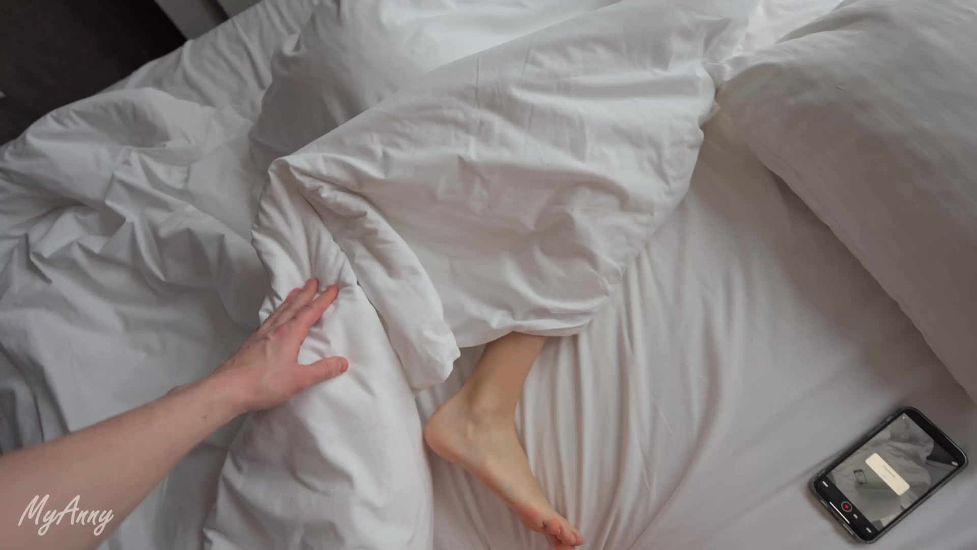 Woke up my stepsister with a creampie