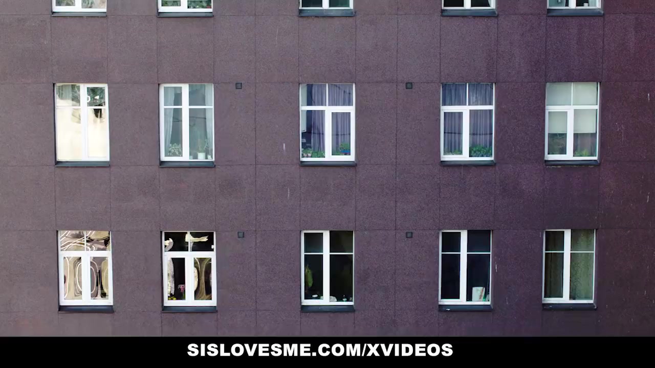 SisLovesMe – Beautiful Stepsis (Daphne Dare) Lets Me Fuck Her Face In POV