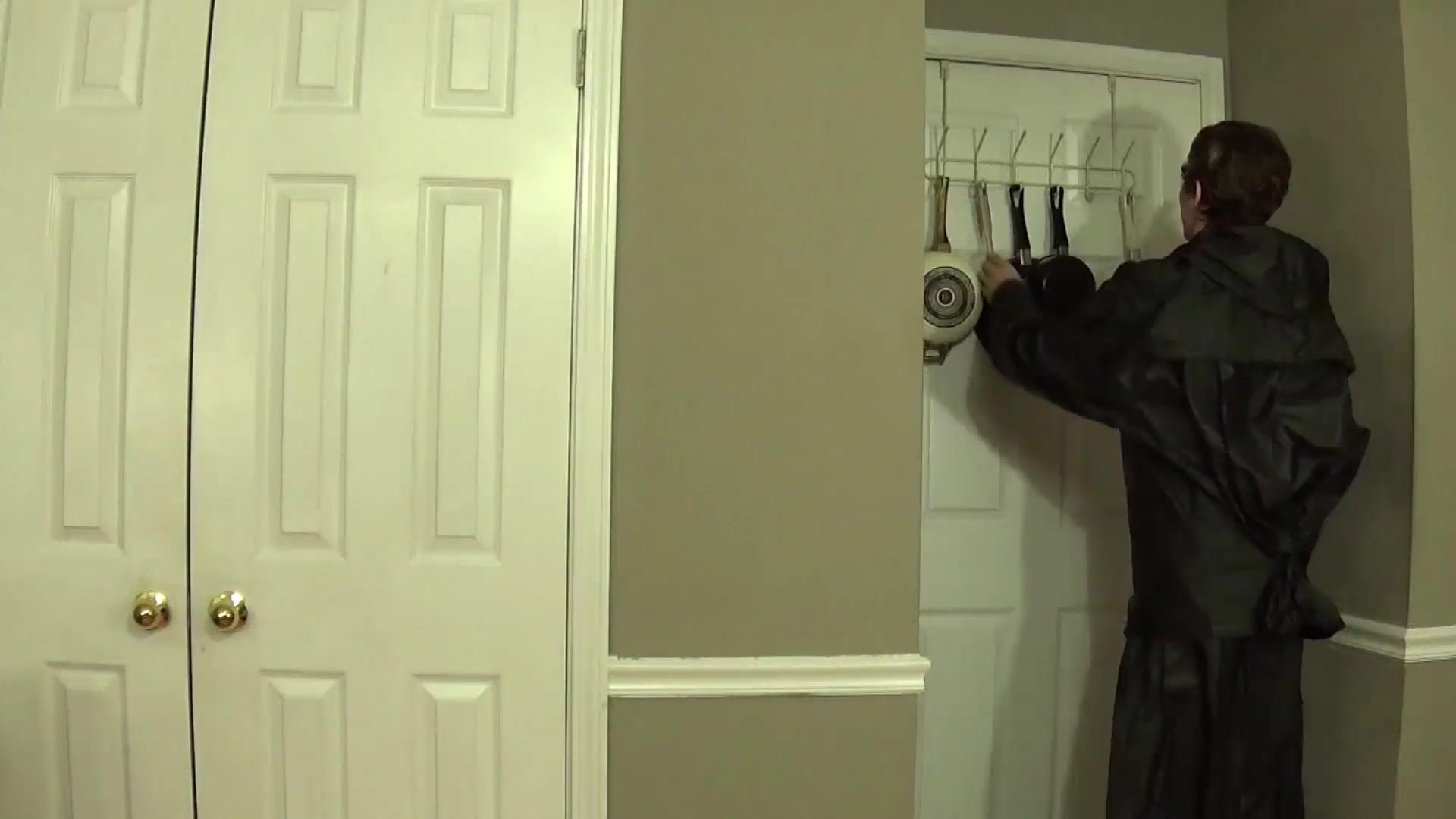 Sister learns to give a blowjob after school