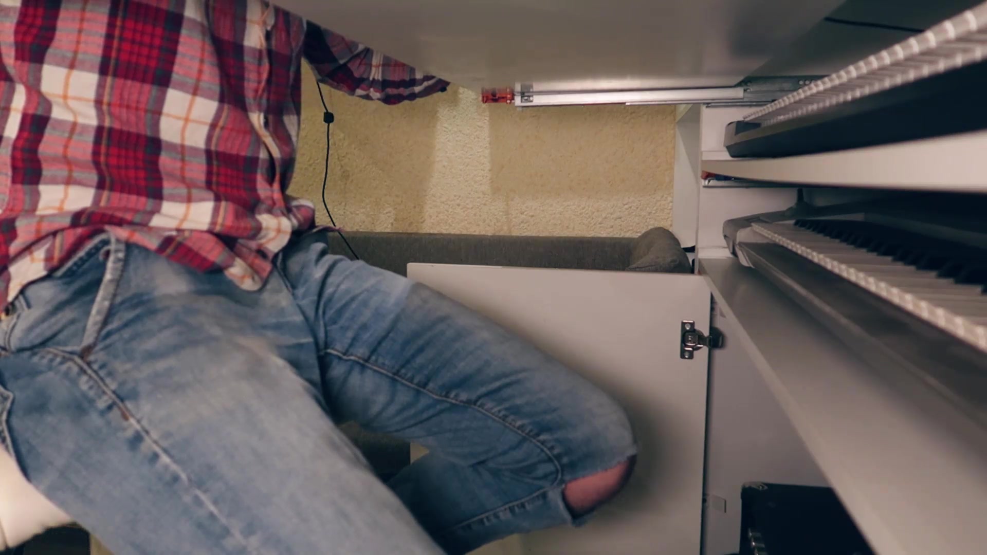 Stepsister distracts from DOTA 2