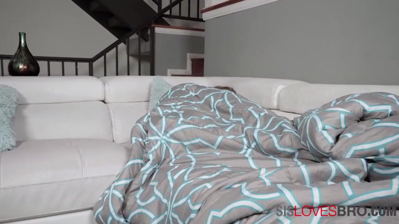 Memory Loss step Sister Fucks Brother Thinking He’s Her Boyfriend- Macy Meadows