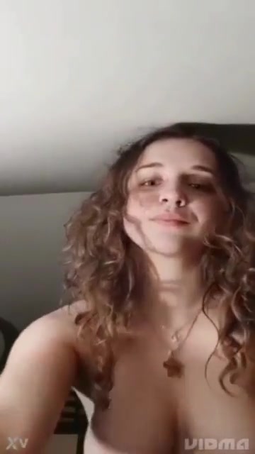 Media hermana se desnuda