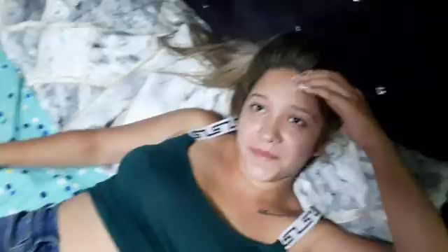 Mi hermosa hermanastra chupa mi verga