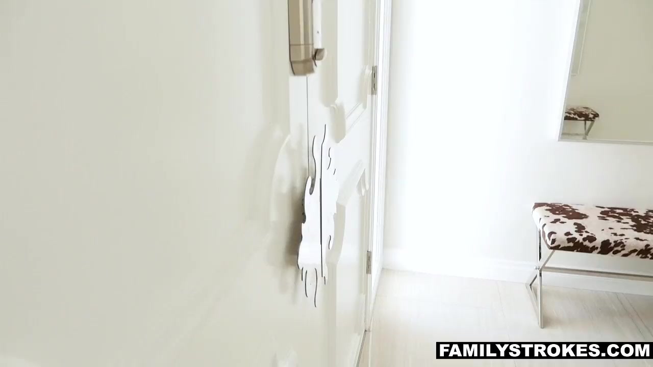 Thick StepDaughter Fucks stepDad And StepBrother